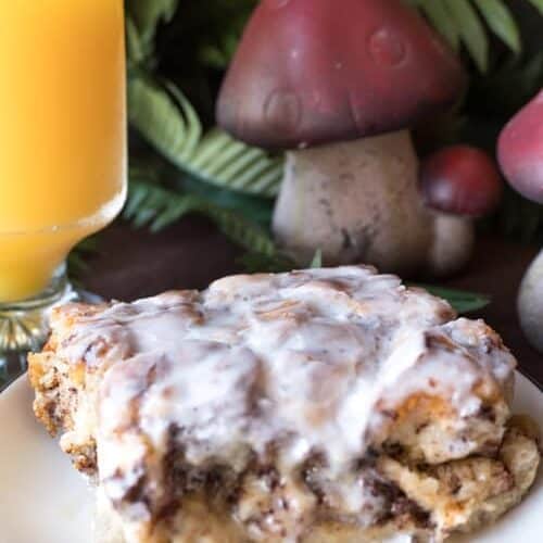 Chameleos Cinnamon Roll French Toast