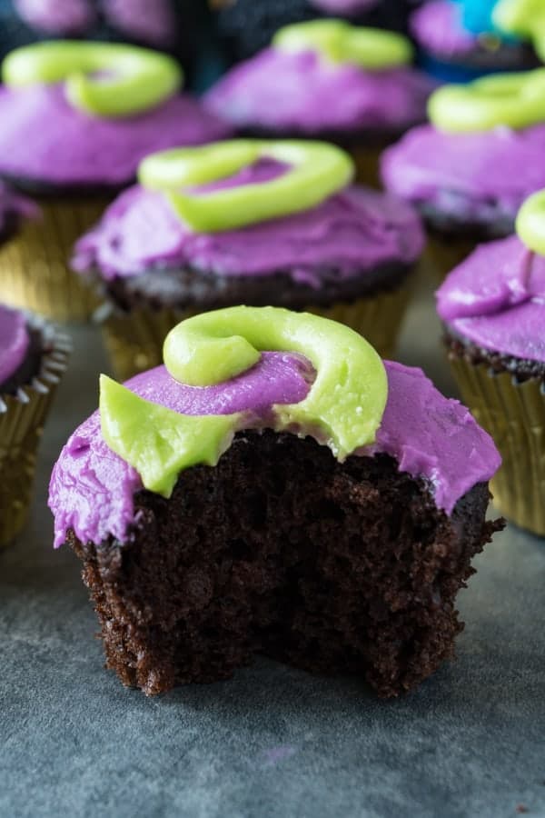 https://atablefullofjoy.com/wp-content/uploads/2018/08/best-chocolate-cupcake-recipe-1.jpg