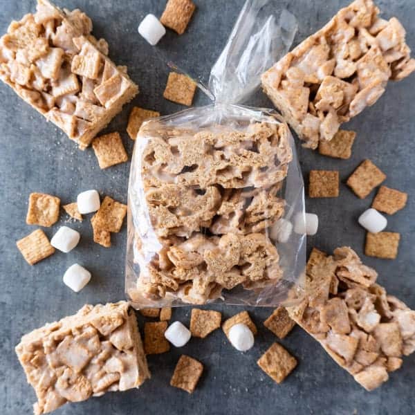 Cinnamon Toast Crunch Bars, a delicious spin on the classic rice crispy! #cinnamontoastcrunch #ricecrispytreat #cerealbar #breakfast #marshmallow #atablefullofjoy