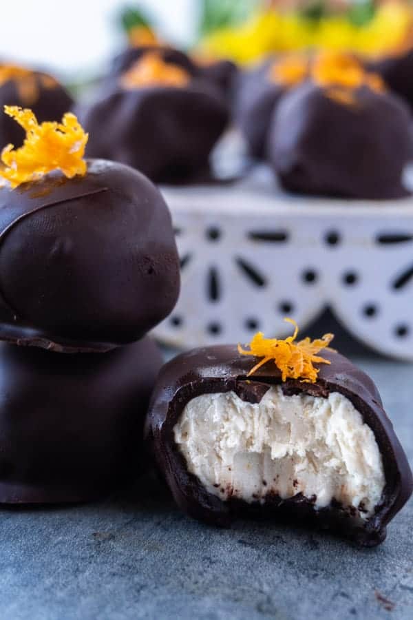 https://atablefullofjoy.com/wp-content/uploads/2019/03/Vegan-Truffles-6.jpg