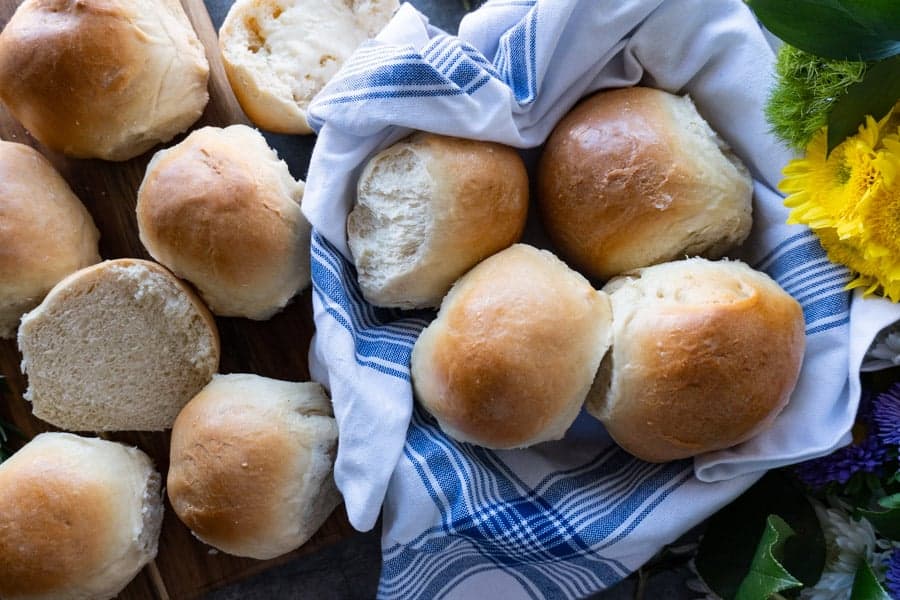 Homemade dinner rolls that are hearty and taste delicious! Is there anything better than a warm homemade dinner roll fresh from the oven? #homemade #dinnerroll #roll #bread # easy #atablefullofjoy #breadbowl