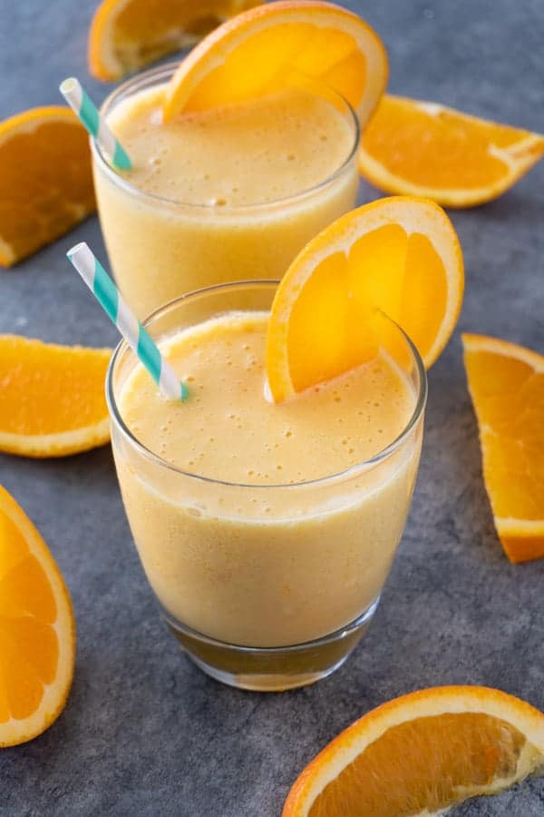 Orange Smoothie in 2 glasses